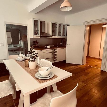 Apartment Am Schloss - Charme ザールブリュッケン エクステリア 写真